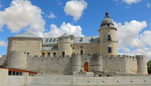EL CASTILLO DE SIMANCAS – LUGARES DE INTERÉS